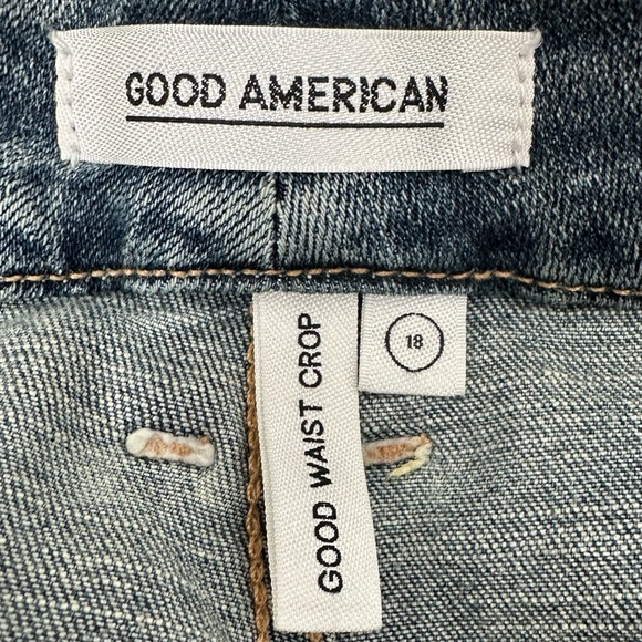Good American Good Waist Crop Frayed Hem Jeans Size: 18 - Picture 7 of 8
